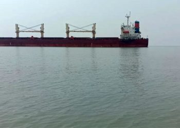 বন্দরে ভিড়েছে পায়রা তাপ বিদ্যুৎ কেন্দ্রের কয়লাবাহী দ্বিতীয় জাহাজ