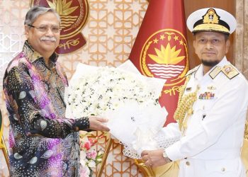 রাষ্ট্রপতির সঙ্গে নবনিযুক্ত নৌবাহিনী প্রধানের সৌজন্য সাক্ষাৎ
