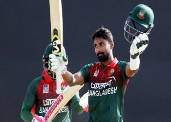 জিম্বাবুয়েকে কঠিন চ্যালেঞ্জ দিলো বাংলাদেশ