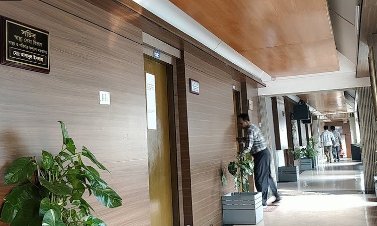 দেশের সব হাসপাতালে করোনা রোগের চিকিৎসার নির্দেশ