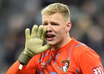 শপিংয়ে গিয়ে করোনা আক্রান্ত ইংলিশ গোলরক্ষক