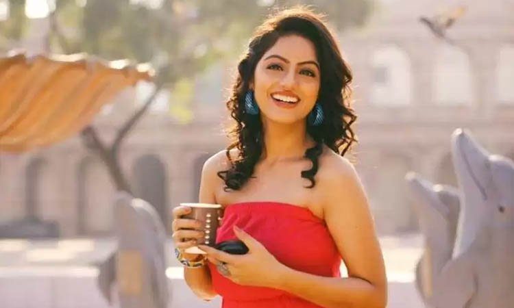 করোনায় আক্রান্ত মা, সাহায্য চাইলেন অভিনেত্রী