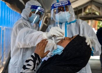 ১১ সপ্তাহ পর দেশে করোনা শনাক্ত ১০০ ছাড়ালো