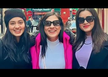 তিন কন্যার এক ছবি!