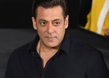 আতঙ্কে মুম্বাই ছাড়লেন সালমান