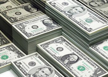 ৩০০ বিলিয়ন ডলার সহায়তার প্রতিশ্রুতি