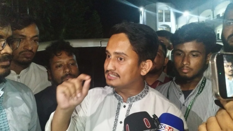 ফেনীতে বন্যার ত্রাণ নিয়ে প্রশ্ন, উপদেষ্টার থেকে হিসাব জানতে বললেন সারজিস