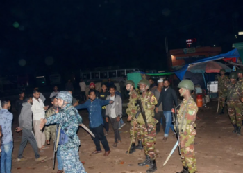 খুবি শিক্ষার্থীদের সোনাডাঙ্গা বাস টার্মিনাল অবরোধ